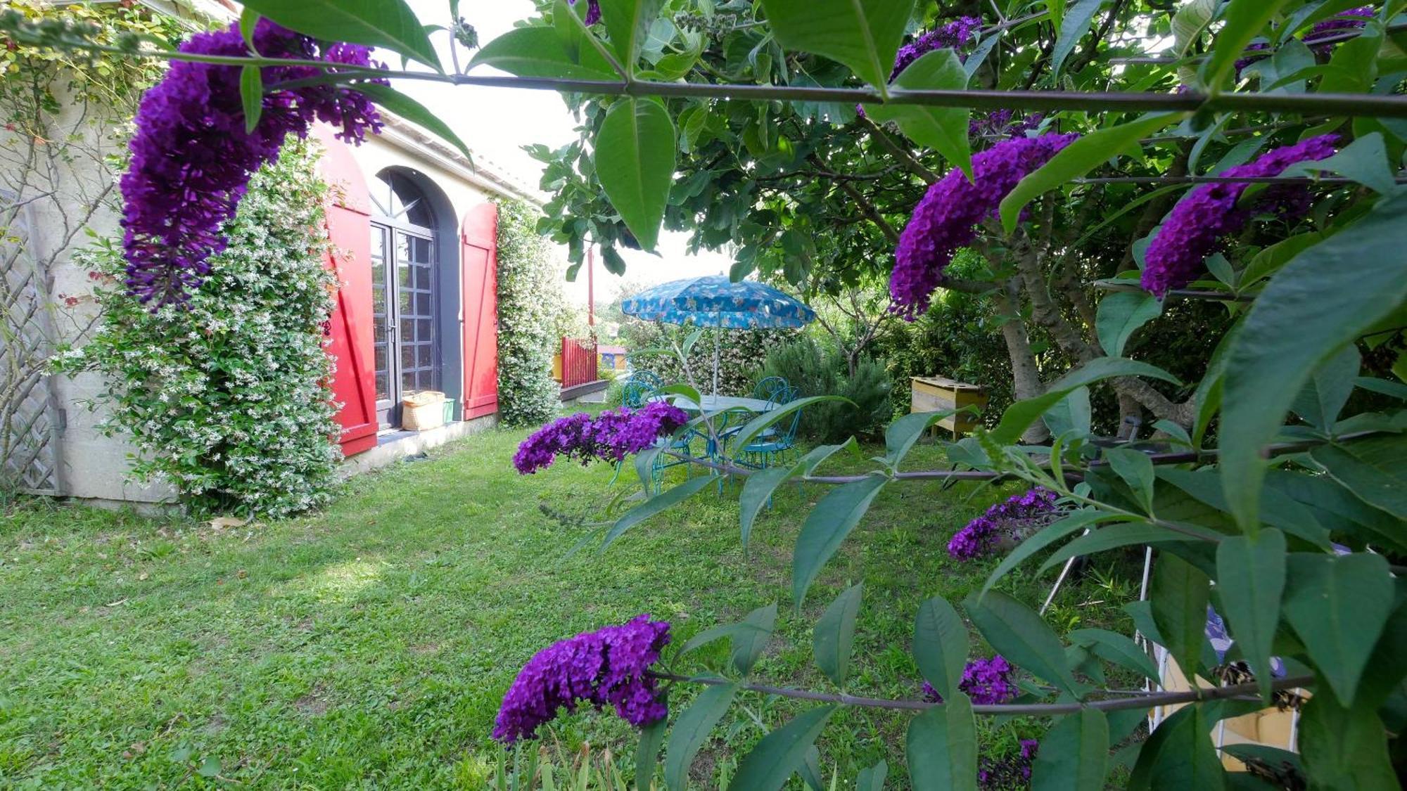 Les Jardins D'Ispahan Prignac-et-Marcamps Exteriér fotografie